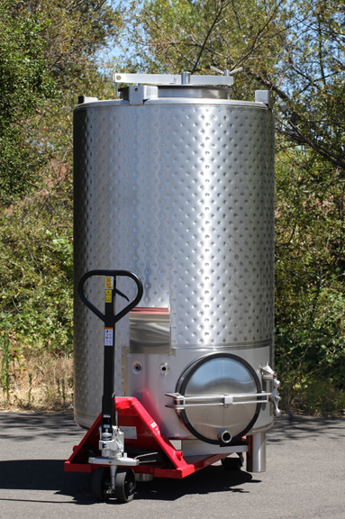 Westec stainless portable wine tank with pallet jack