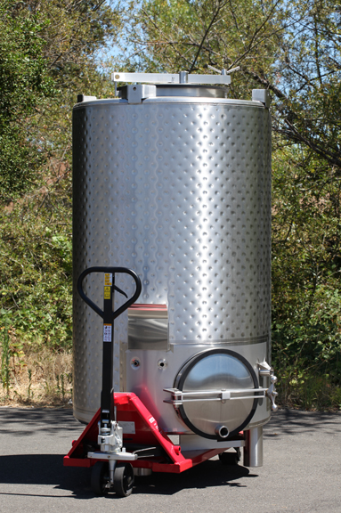Westec stainless portable wine tank with pallet jack