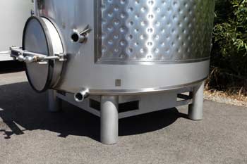 portable wine tank base